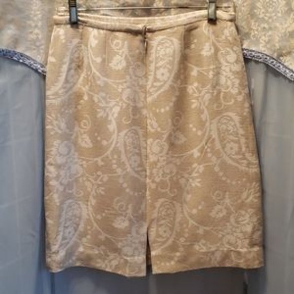 NEIMAN MARCUS EXCLUSIVE 2PC CRM SKIRT SUIT SZ 8 - Picture 3 of 8